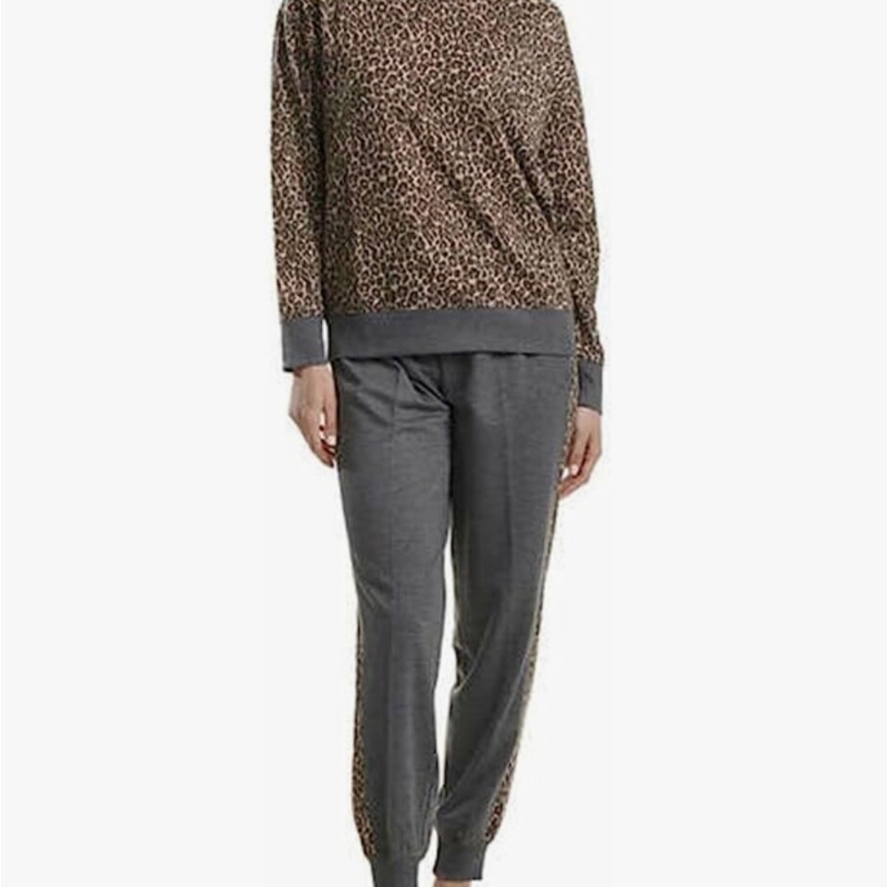 Splendid Jogger Set in Cheetah‎ Print